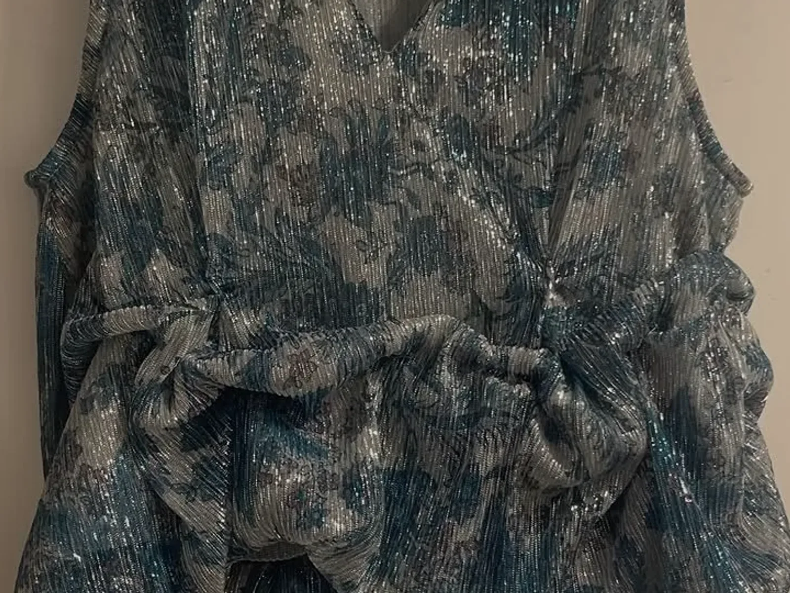 Reclaimed toile silk, close